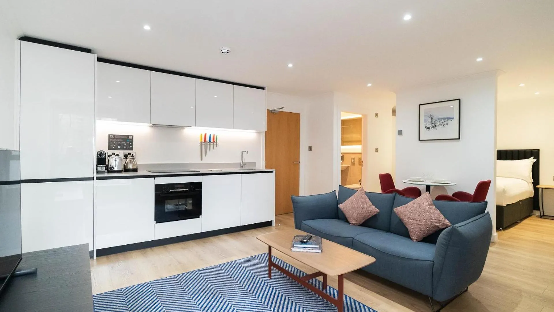 Premier Suites Edinburgh Fountain Court 0*,  Royaume-Uni
