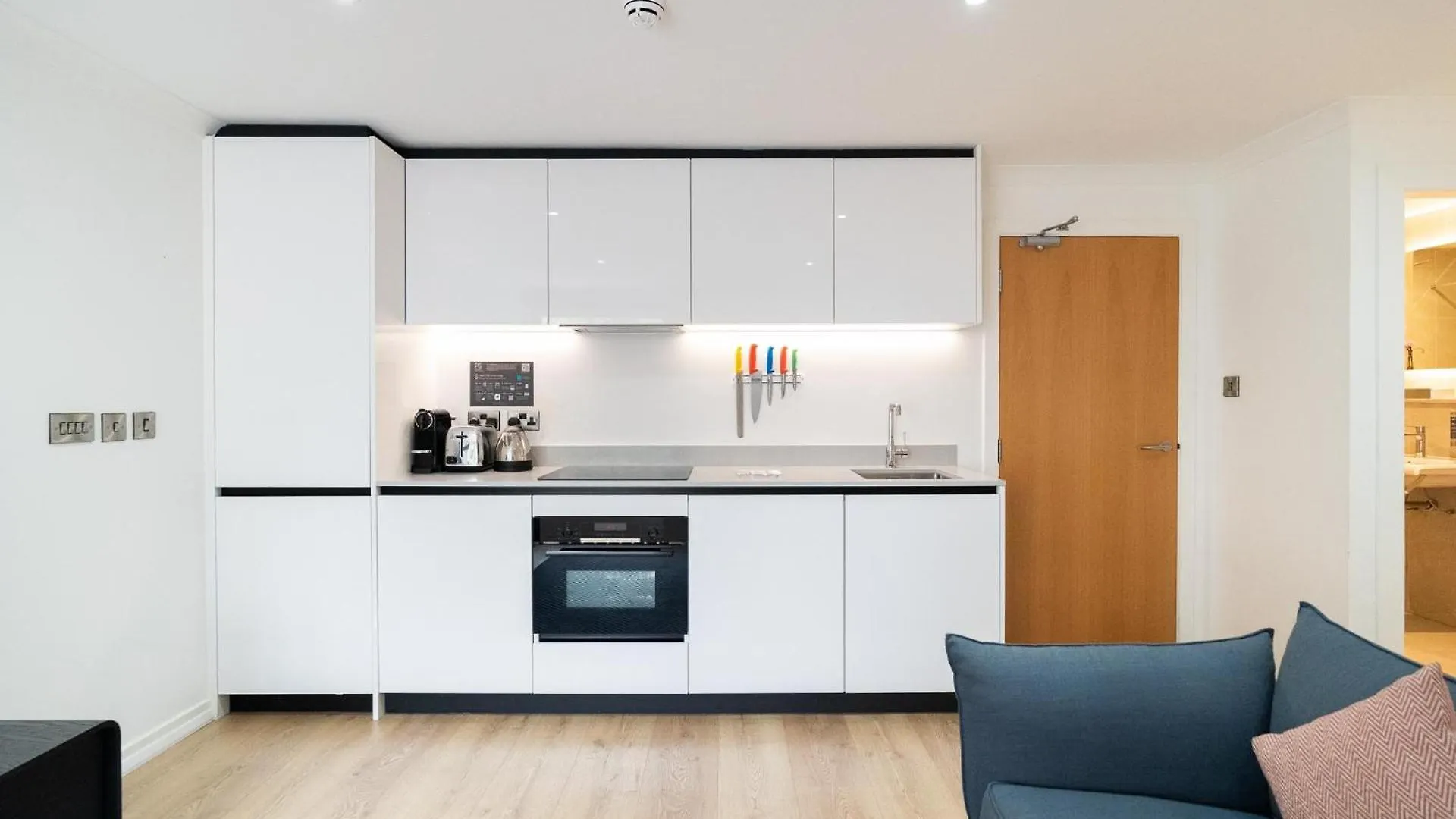 Premier Suites Edinburgh Fountain Court 0*,  영국
