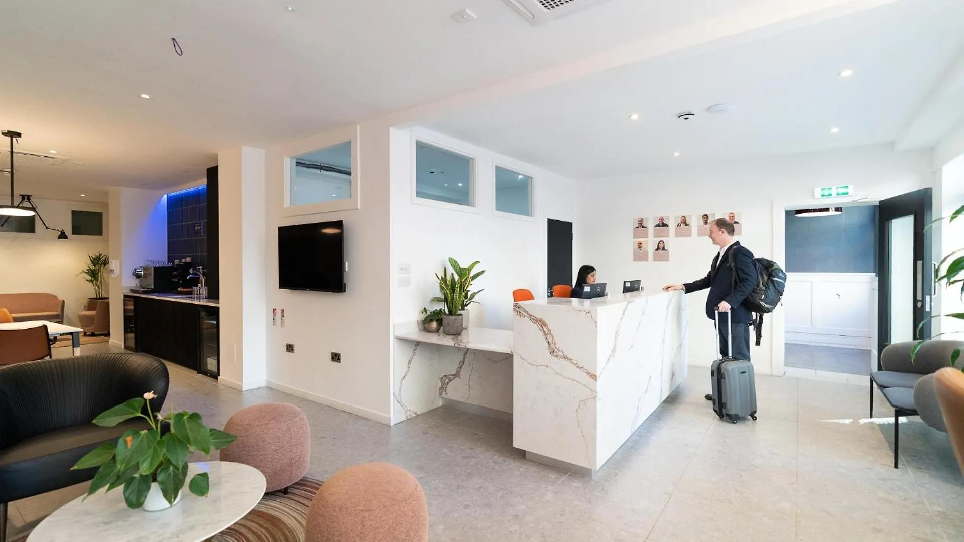 Premier Suites Edinburgh Fountain Court 0*,