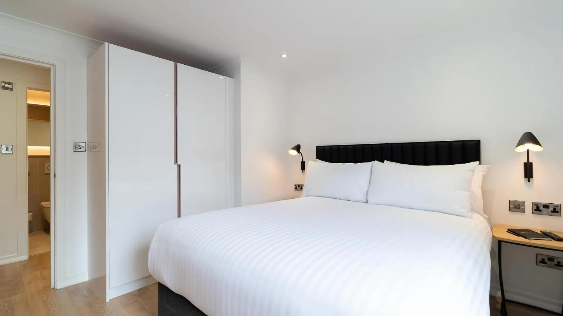 Premier Suites Edinburgh Fountain Court